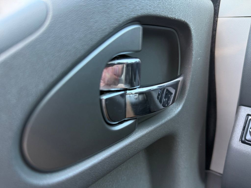 Used 2020 Nissan Frontier SV RWD image 26