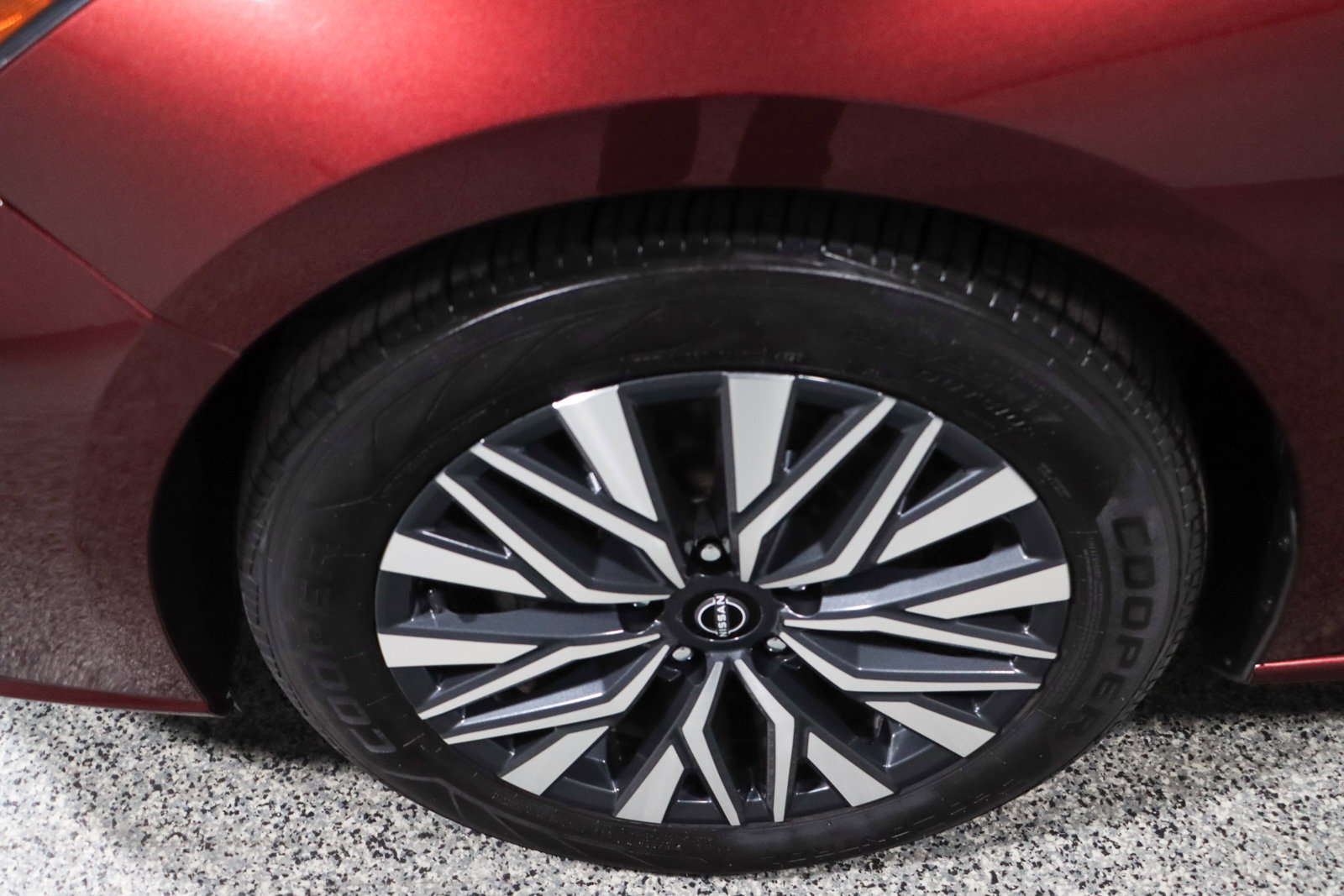 Used 2024 Nissan Altima 2.5 SV image 11