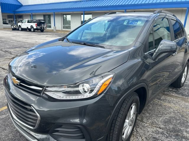 Used 2017 Chevrolet Trax LT w/ LT Convenience Package FWD image 1