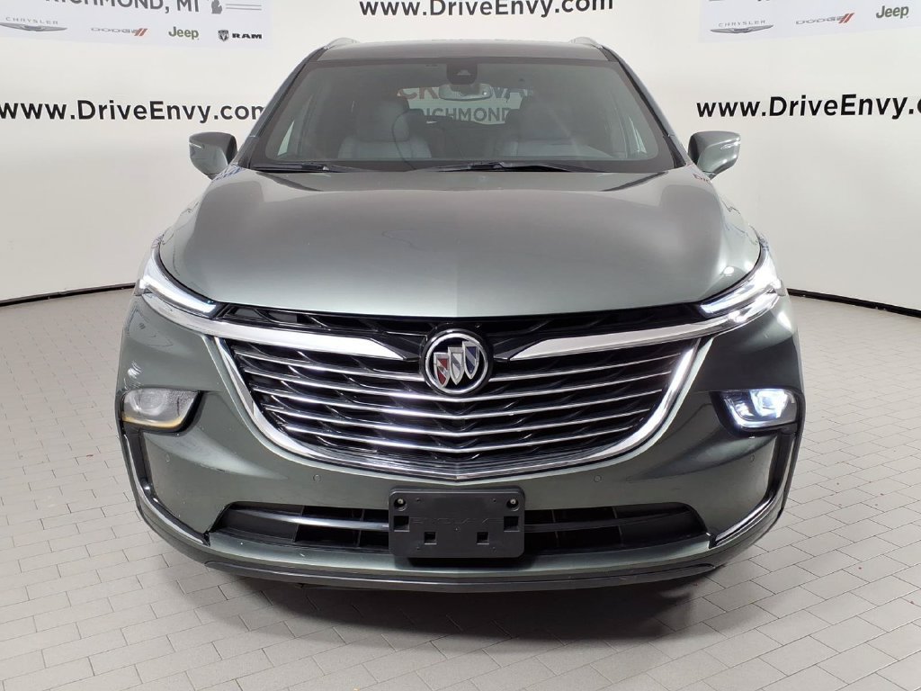 Used 2023 Buick Enclave Essence AWD/4WD image 2