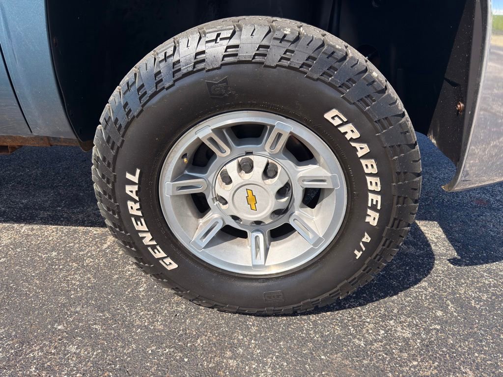 Used 2008 Chevrolet Silverado 2500 LTZ w/ Safety Package AWD/4WD image 16