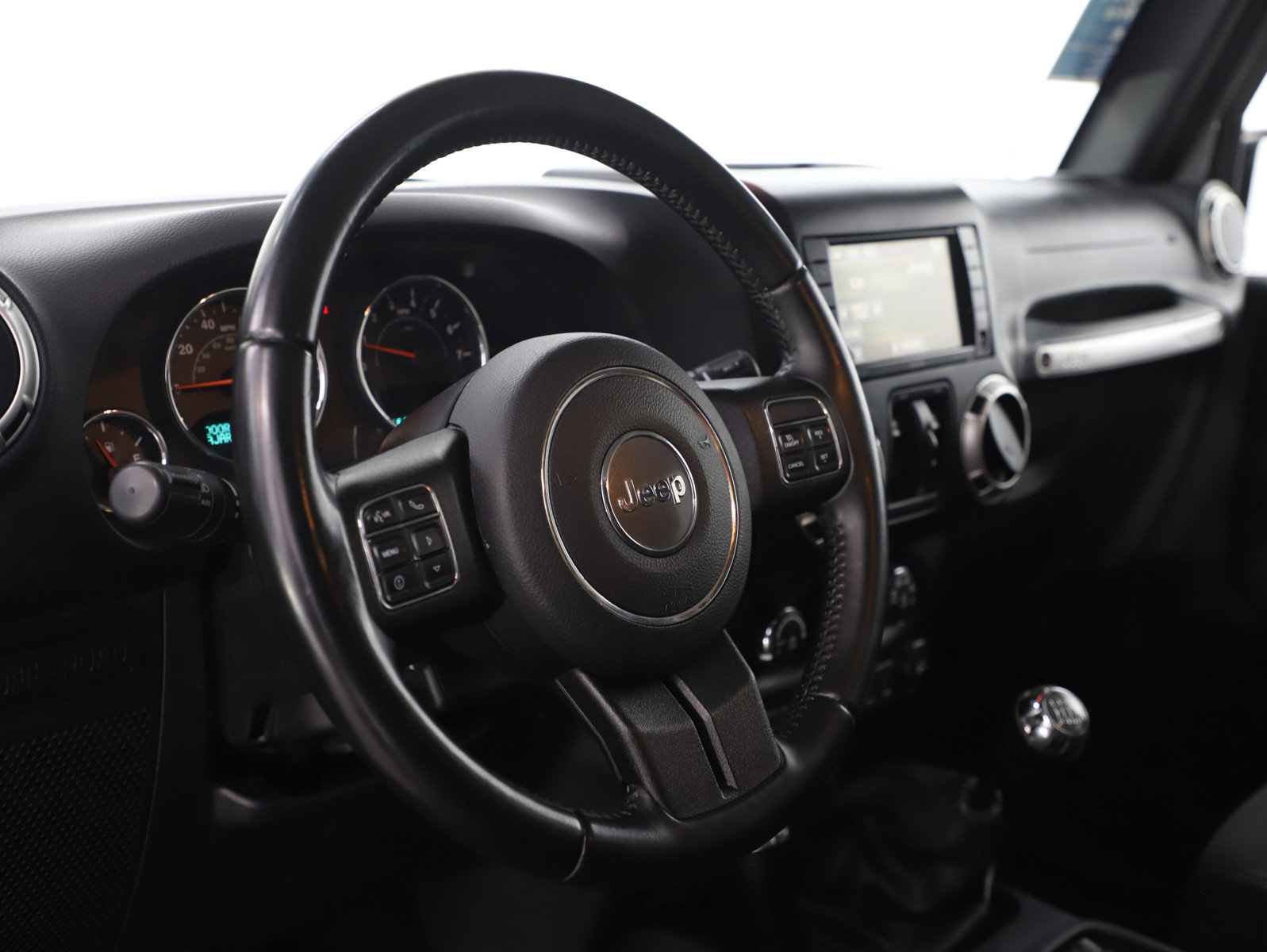 Used 2016 Jeep Wrangler Unlimited Rubicon w/ Connectivity Group image 19