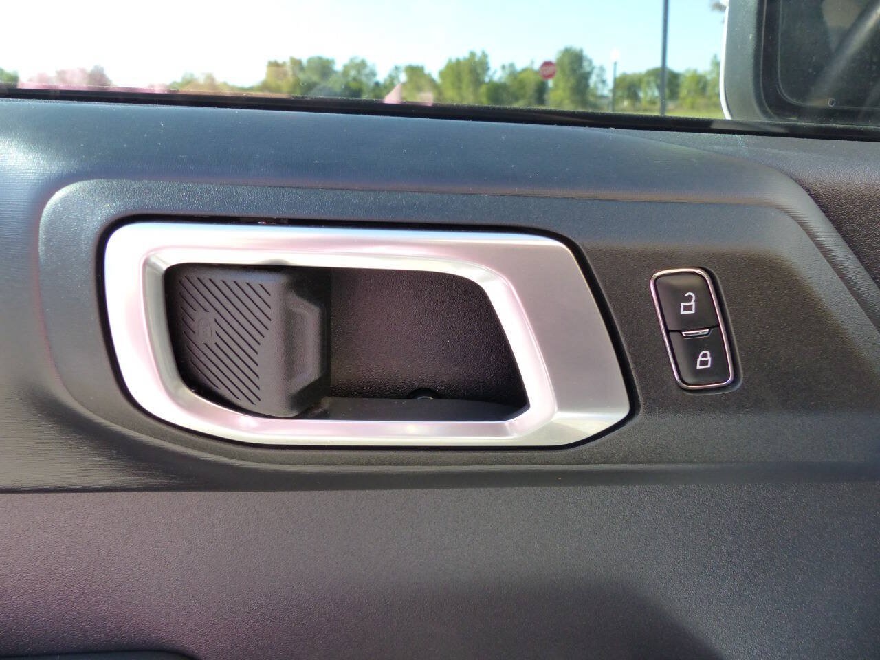 Used 2025 Ford Bronco Outer Banks AWD/4WD image 29