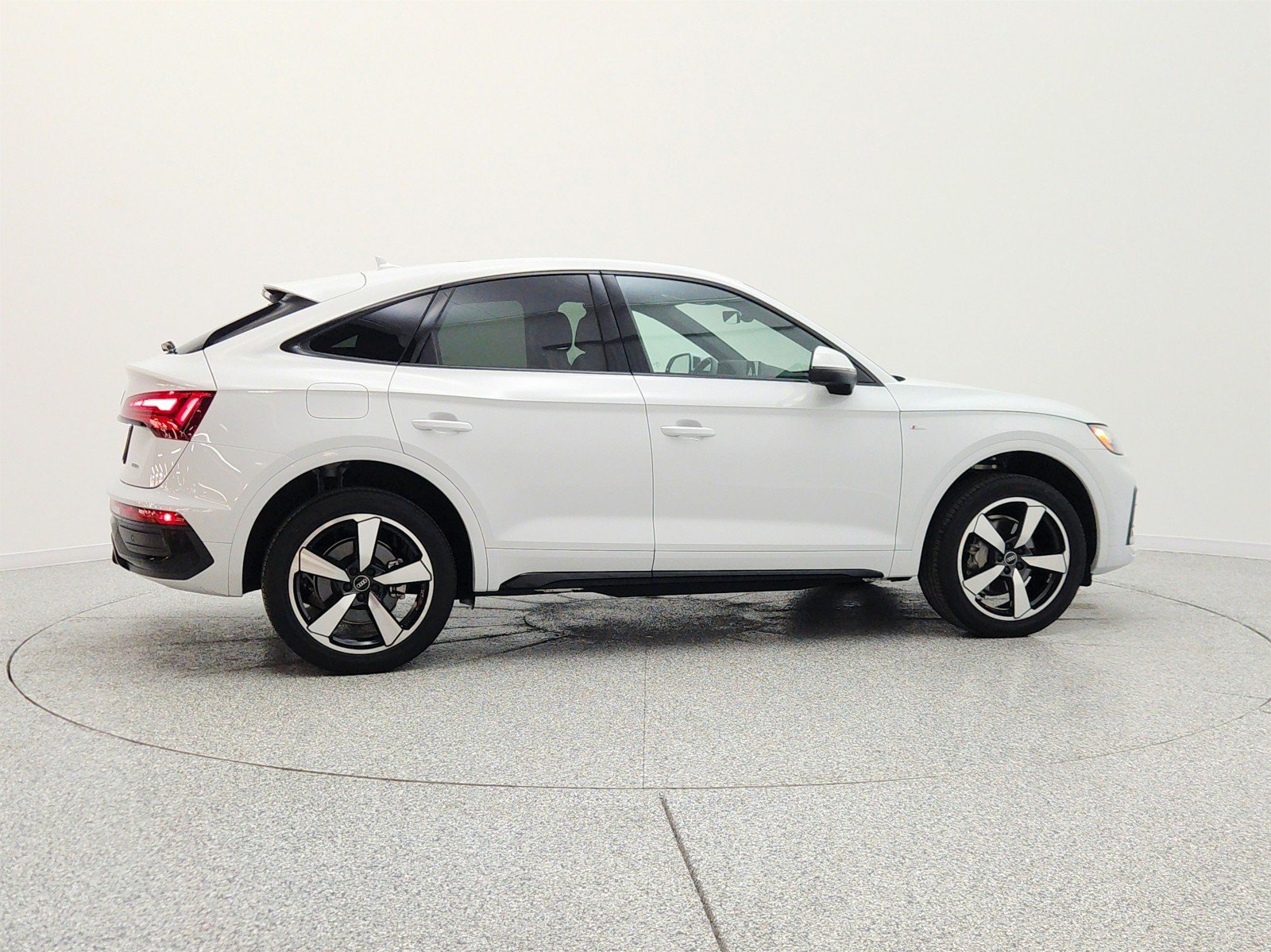 Used 2023 Audi Q5 2.0T Premium Plus w/ Premium Plus Package AWD/4WD image 5