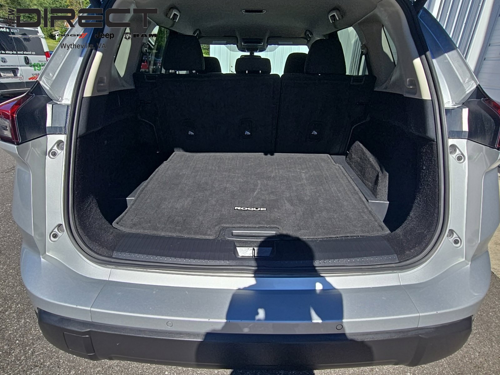 Used 2025 Nissan Rogue SV AWD/4WD image 29
