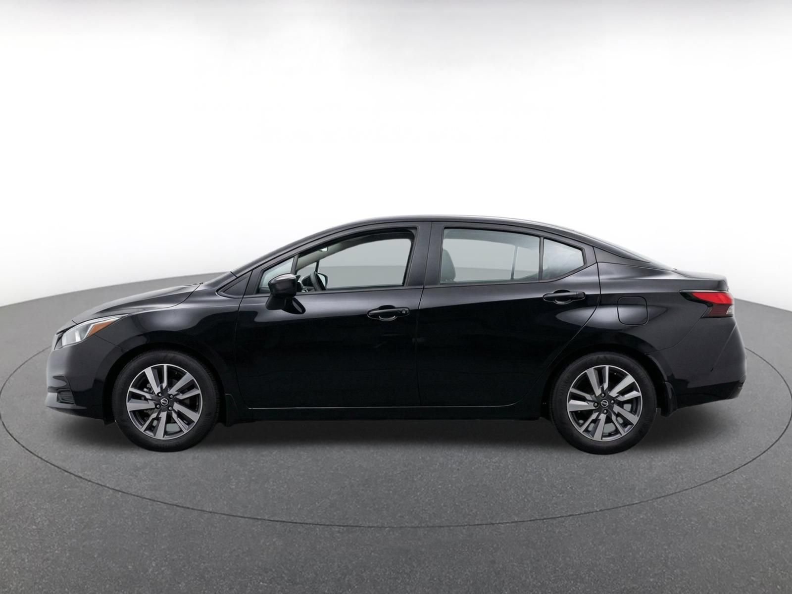 Used 2025 Nissan Versa SV FWD image 4