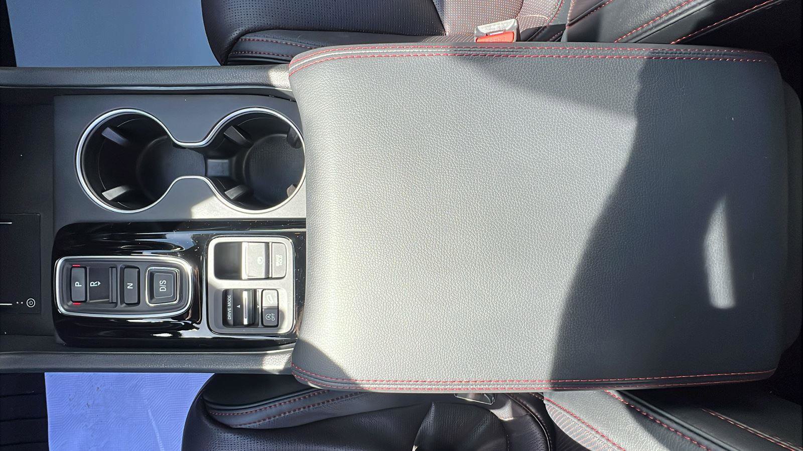Certified 2025 Honda Pilot Black Edition image 26