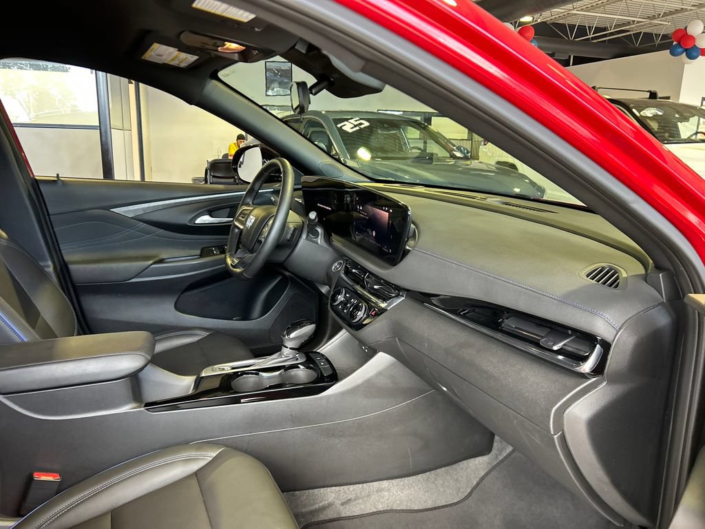 Certified 2026 Buick Envista Sport Touring w/ Convenience I Package FWD image 33