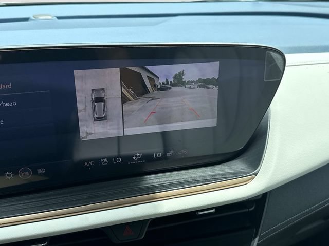 Used 2024 Buick Envision Avenir AWD/4WD image 25