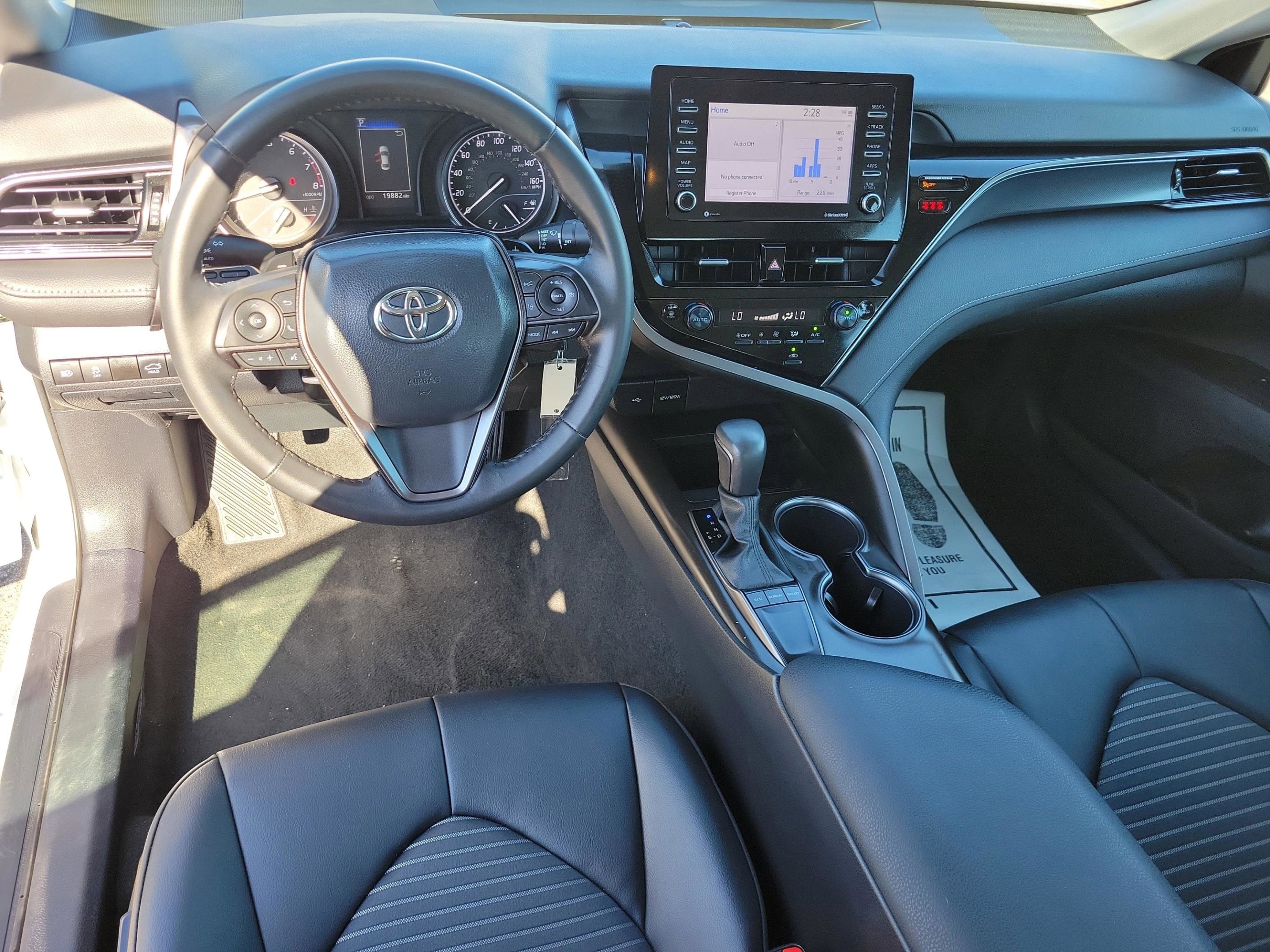 Used 2024 Toyota Camry SE image 20