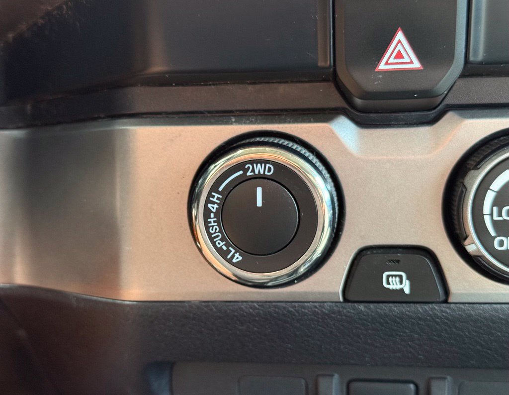 Used 2020 Toyota Tacoma SR5 w/ Blackout Package AWD/4WD image 31