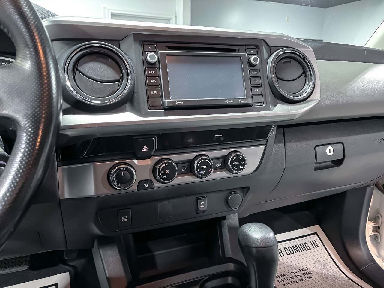 Used 2017 Toyota Tacoma TRD Off-Road image 22