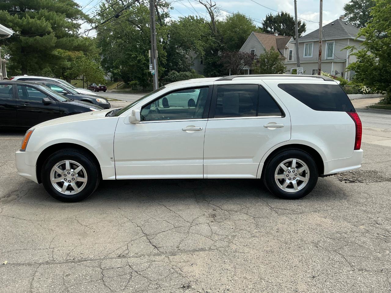 Used 2006 Cadillac SRX w/ Seating Package RWD image 6