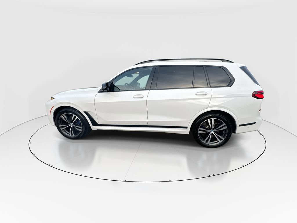 Used 2023 BMW X7 M60i image 5