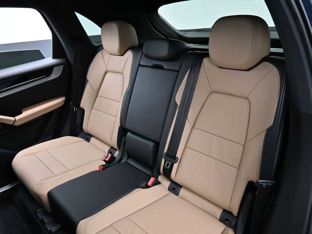 New 2026 Porsche Cayenne image 23
