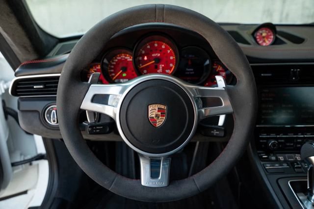 Used 2015 Porsche 911 GT3 RWD image 47