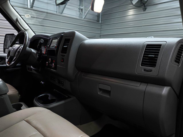 Used 2017 Nissan NV 3500 SL RWD image 15