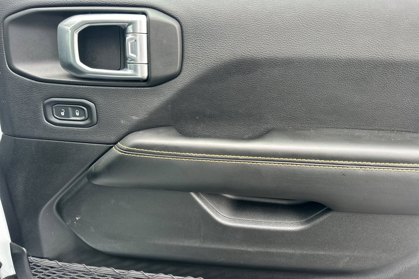 Used 2025 Jeep Wrangler Sahara image 20