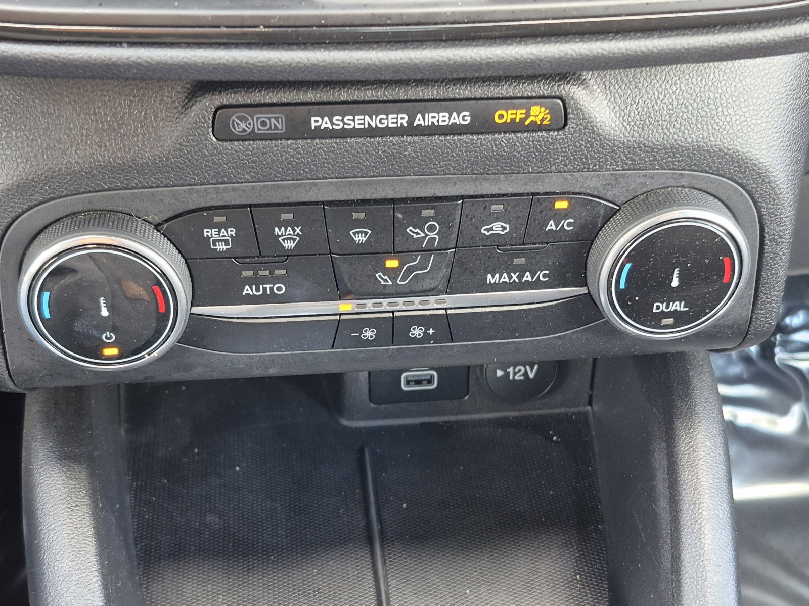 Used 2025 Ford Escape ST-Line image 30