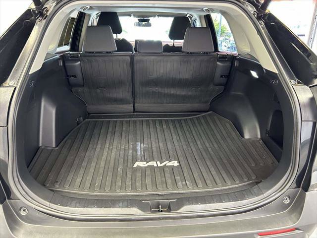 Certified 2021 Toyota RAV4 XLE w/ Convenience Package FWD image 12