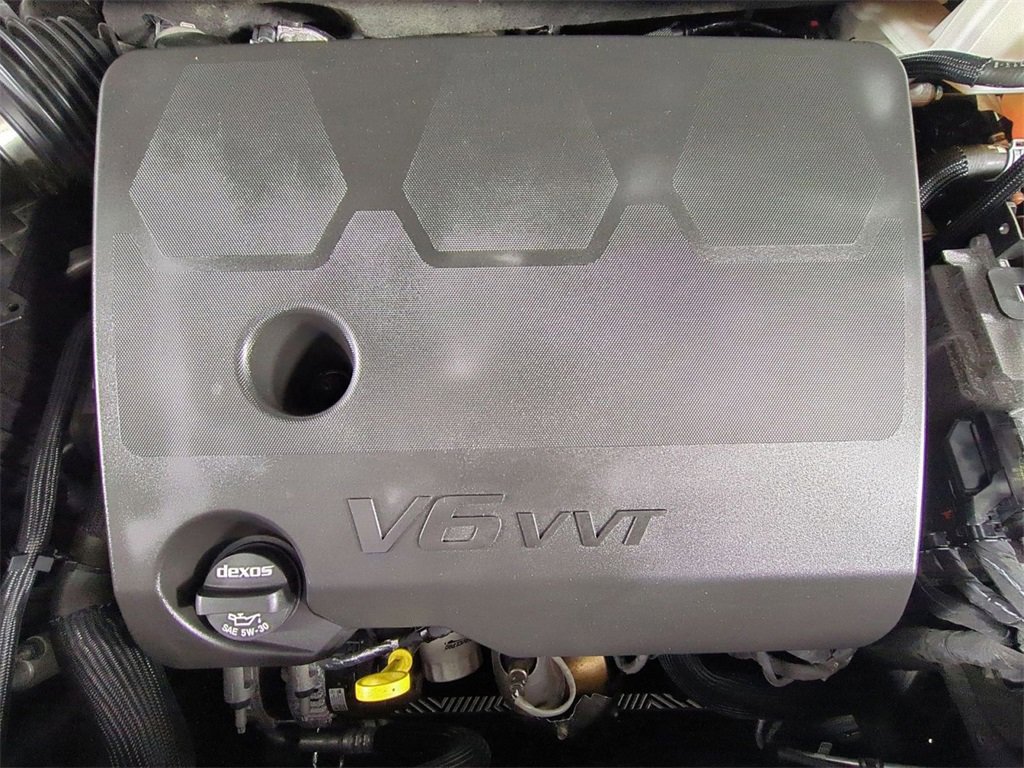 Used 2023 Chevrolet Traverse RS image 30