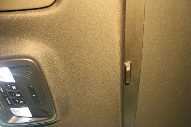 Used 2023 Chevrolet Traverse Premier AWD/4WD image 31