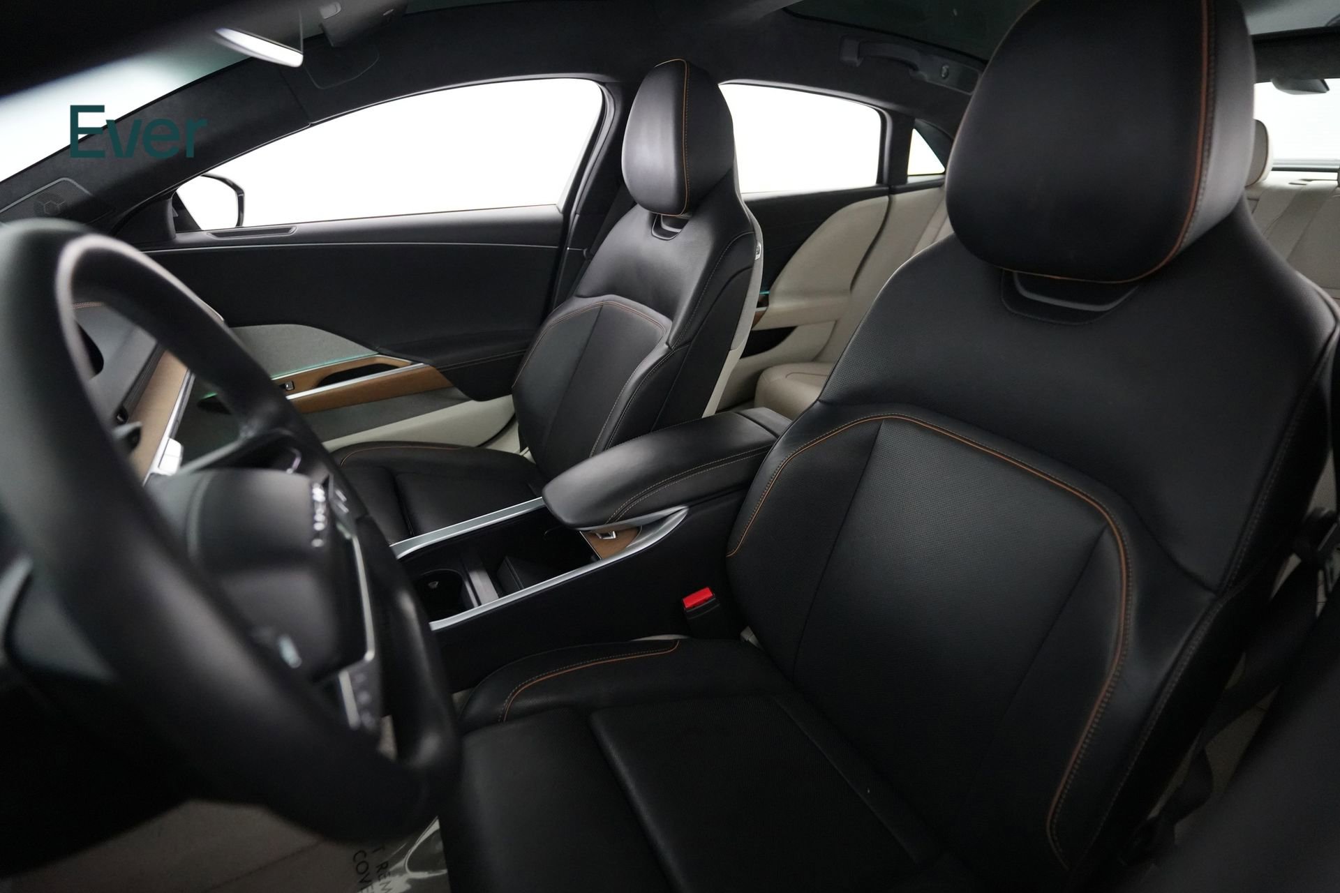 Used 2023 Lucid Air Touring image 4