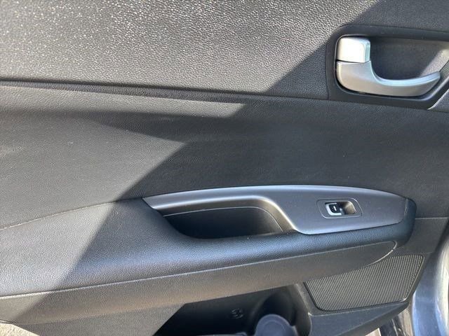 Used 2020 Kia Optima LX image 29