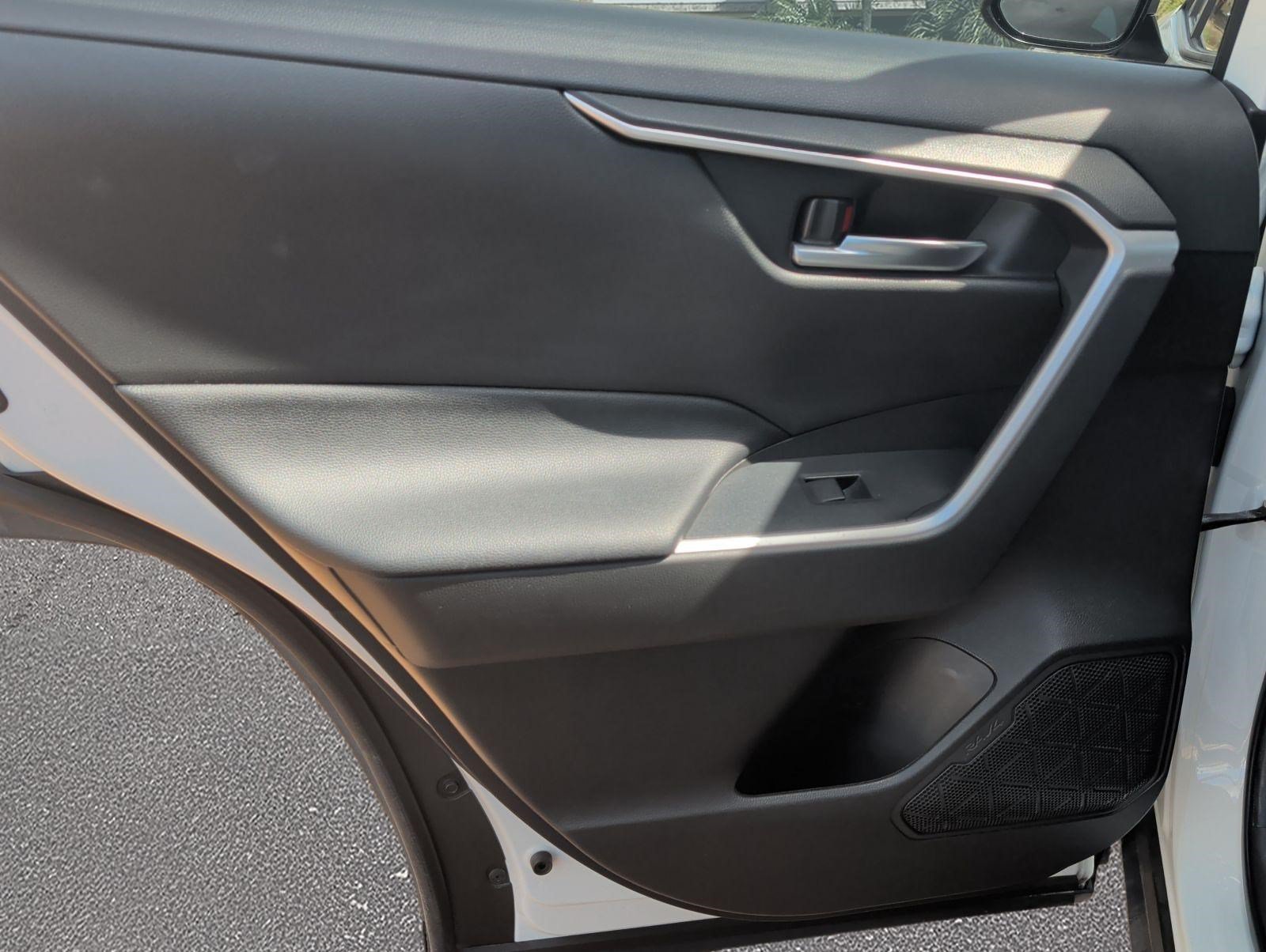 Used 2021 Toyota RAV4 XLE w/ Convenience Package FWD image 24