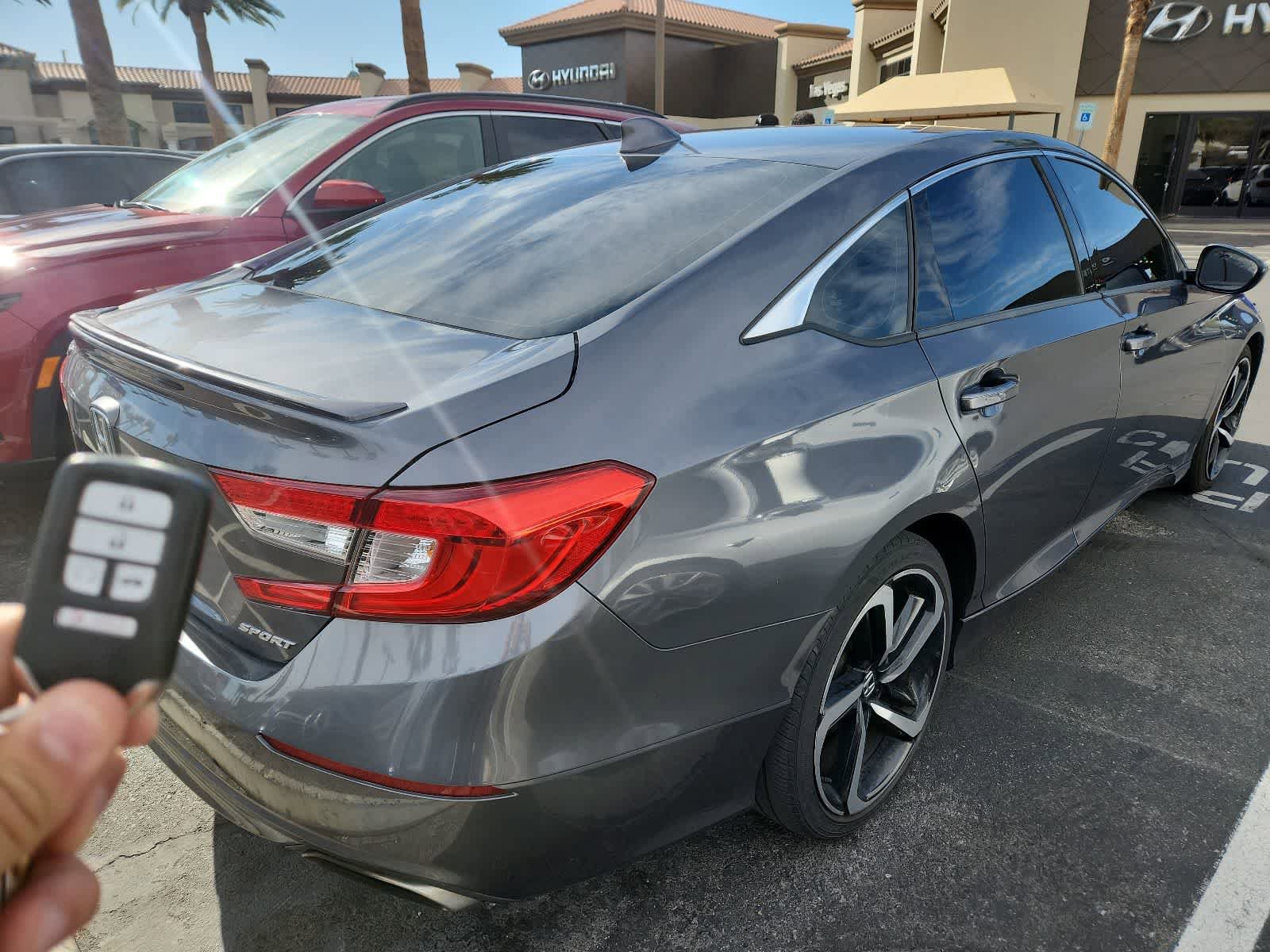 Used 2018 Honda Accord Sport image 3
