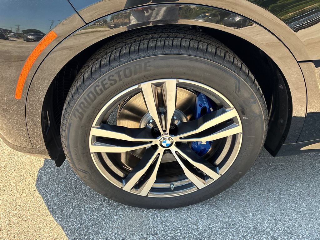 New 2027 BMW X7 xDrive40i w/ Executive Package AWD/4WD image 9