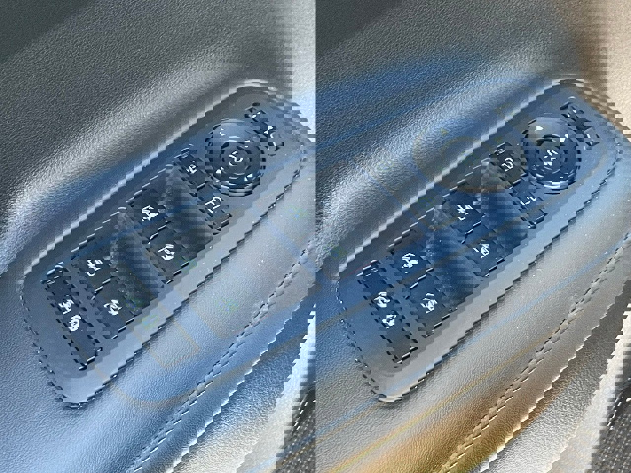 Used 2024 Hyundai Santa Fe Calligraphy image 12