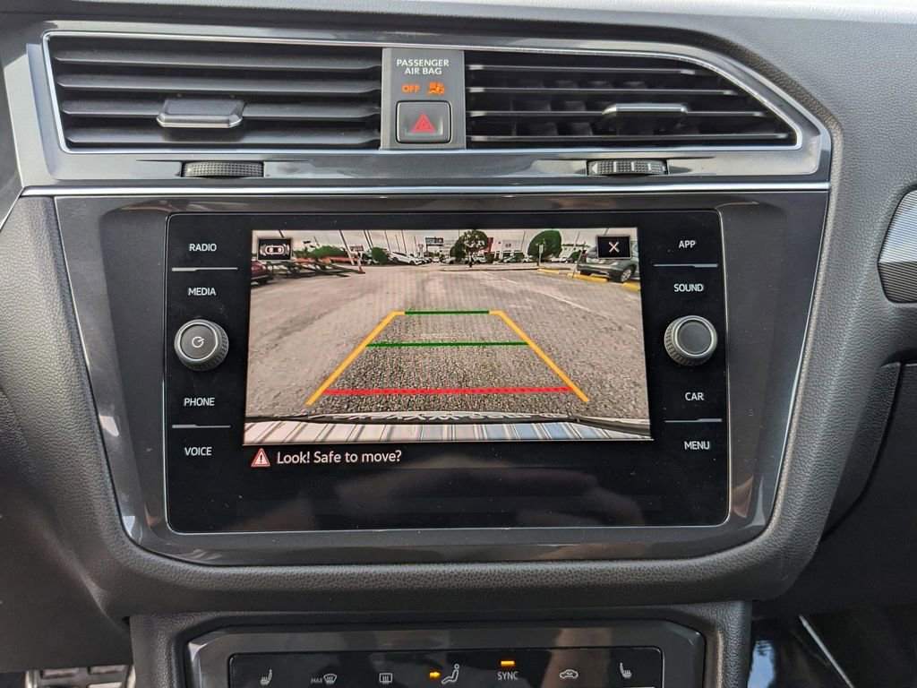 Certified 2022 Volkswagen Tiguan SE R-Line image 23