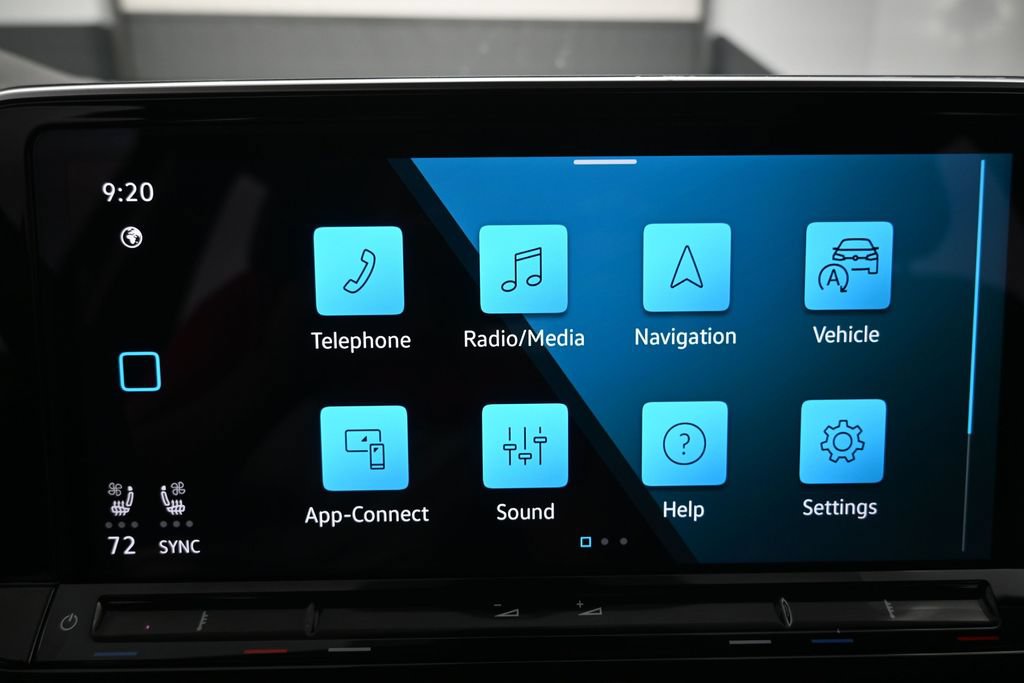 Used 2024 Volkswagen Atlas SE w/ Panoramic Sunroof Package FWD image 11