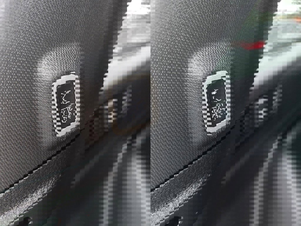 Used 2023 Jeep Grand Cherokee Altitude image 25