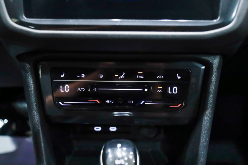 Used 2022 Volkswagen Tiguan SE FWD image 24