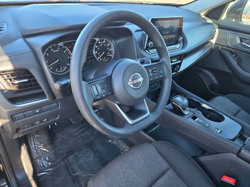 Used 2024 Nissan Rogue SV FWD image 10