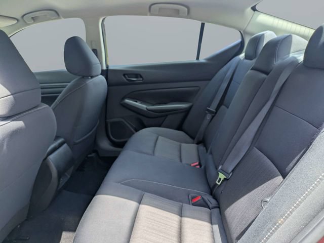 Used 2024 Nissan Altima 2.5 SV FWD image 12