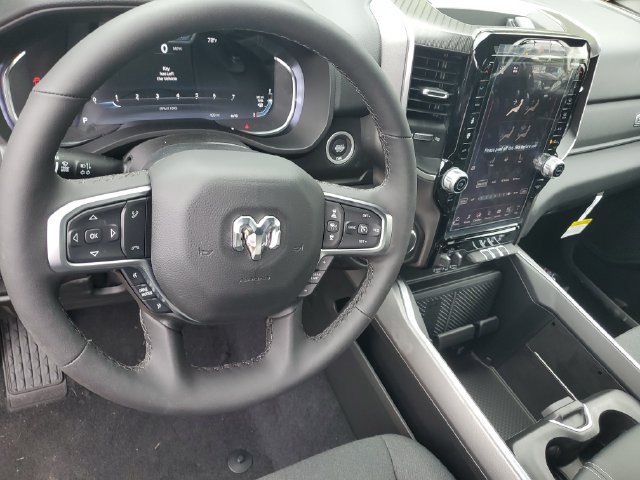 New 2026 RAM 1500 Big Horn AWD/4WD image 17