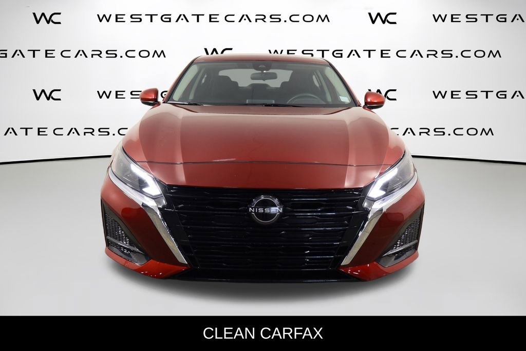 Used 2023 Nissan Altima 2.5 SV image 2