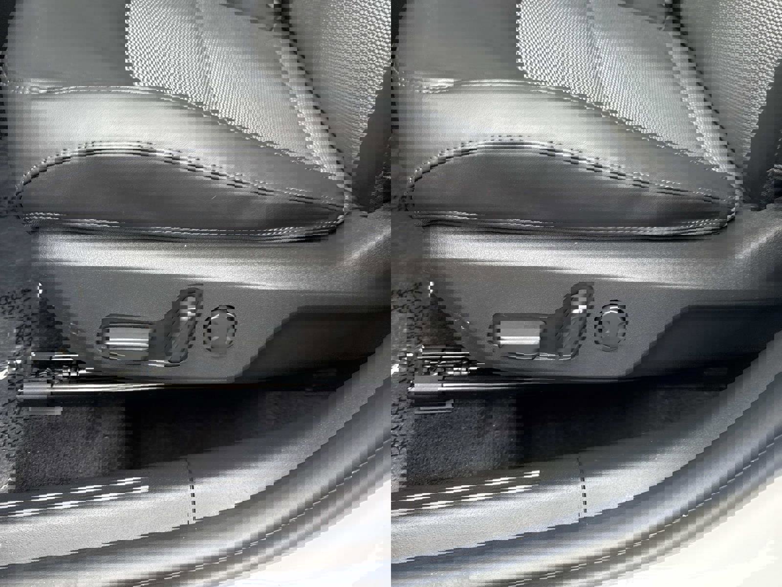 Used 2023 Kia Niro EX image 19