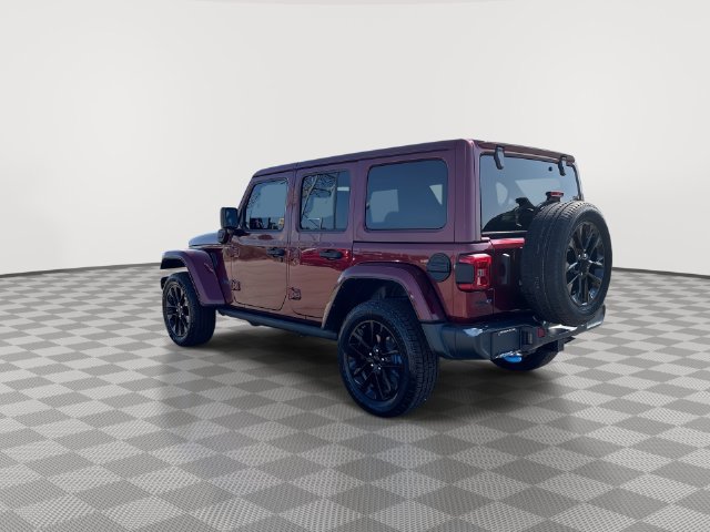 Used 2022 Jeep Wrangler Unlimited Sahara w/ Cold Weather Group AWD/4WD image 8