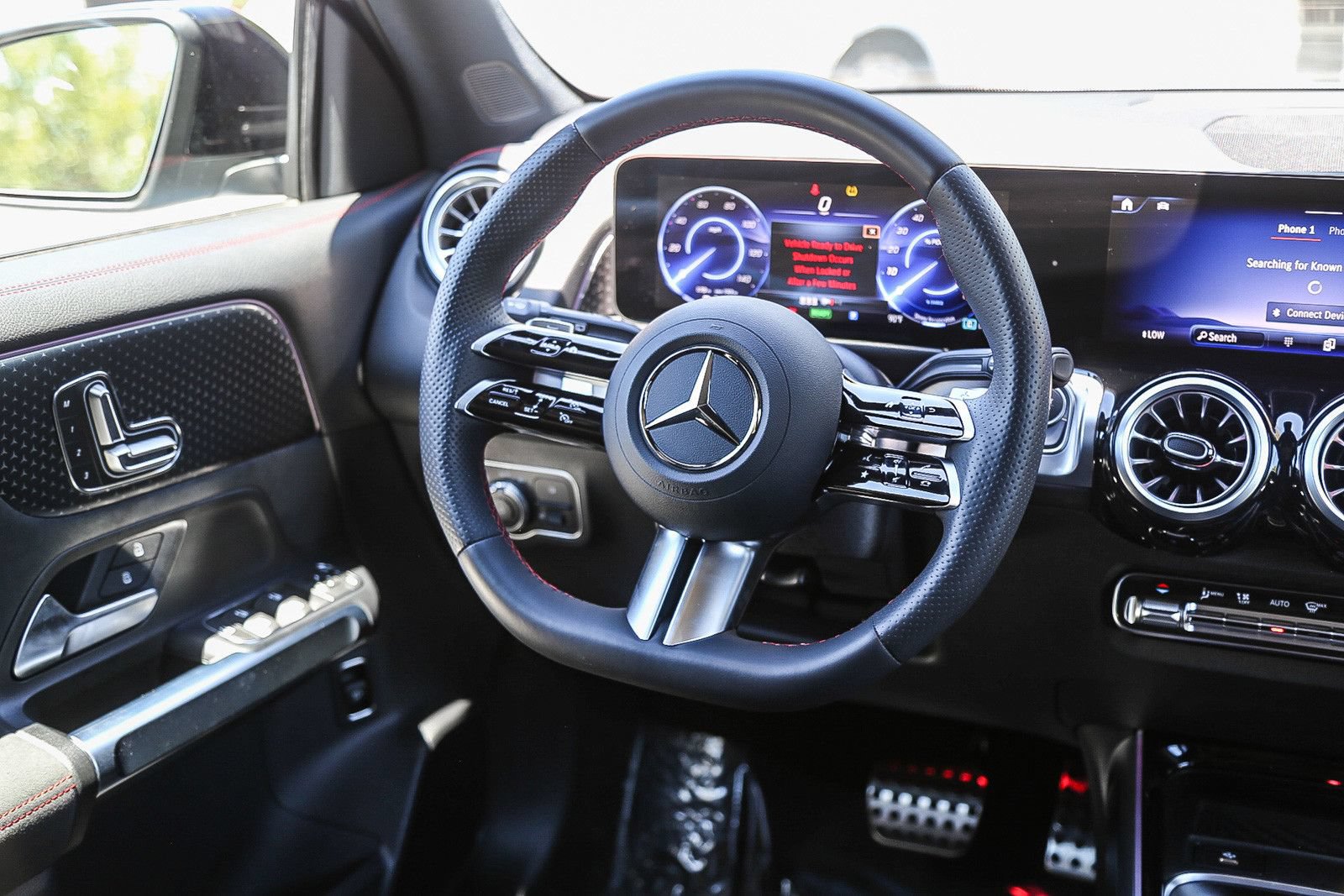 Used 2024 Mercedes-Benz EQB 300 4MATIC image 13