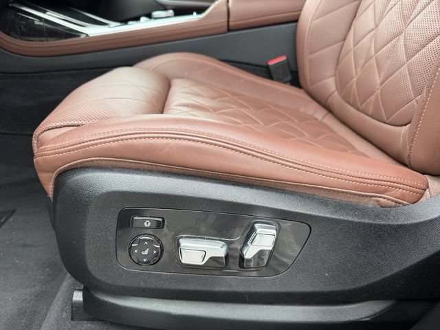 Used 2024 BMW X7 xDrive40i w/ M Sport Package AWD/4WD image 28