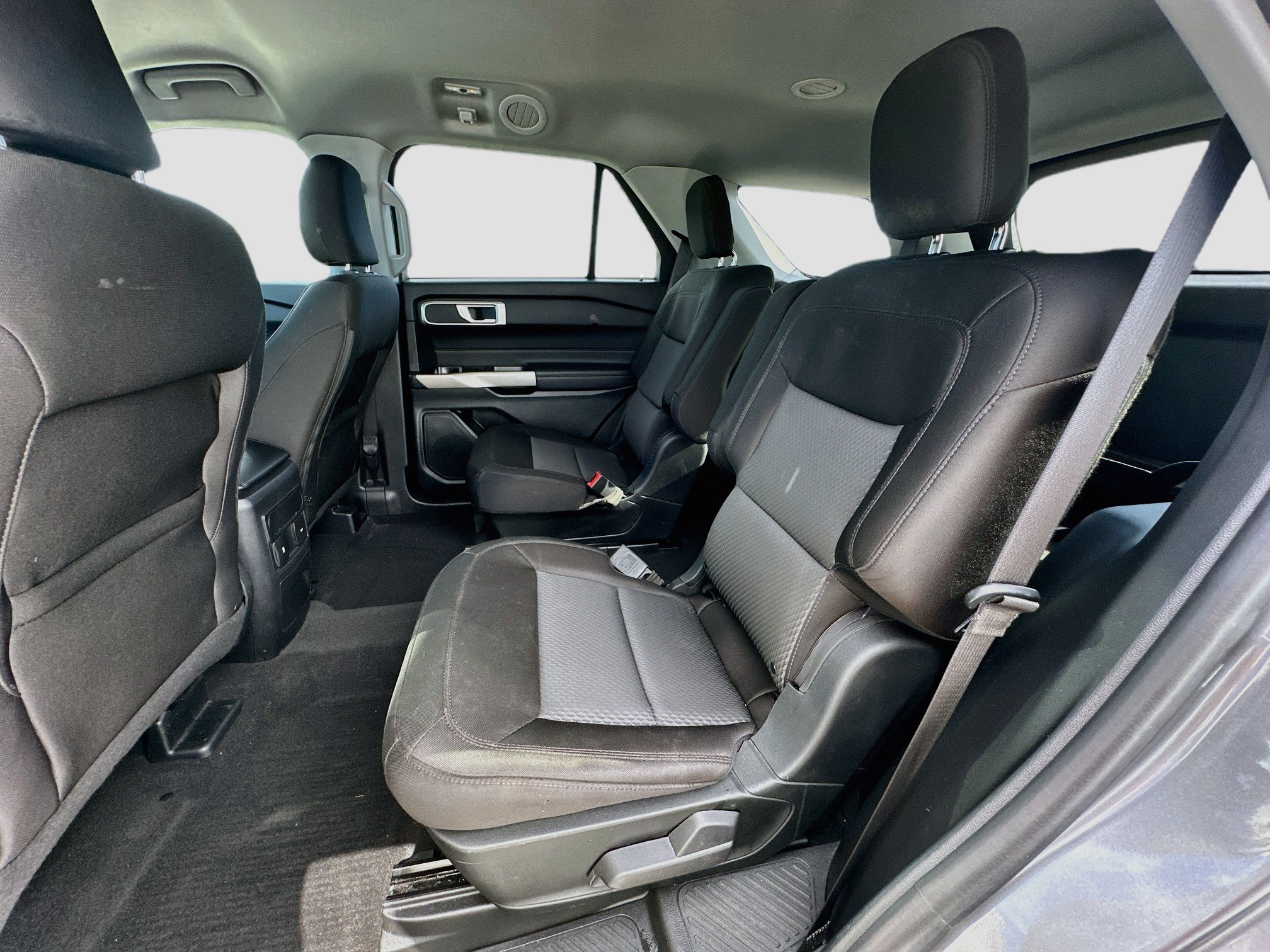 Used 2024 Ford Explorer XLT RWD image 23