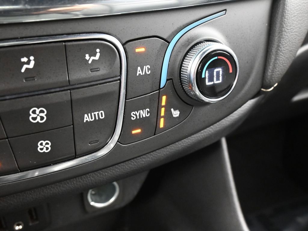 Used 2023 Chevrolet Traverse LT w/ Midnight/Sport Edition image 26