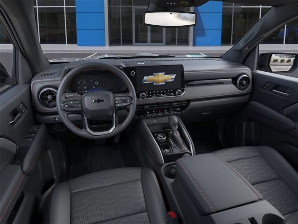 Used 2025 Chevrolet Colorado Z71 w/ Midnight Edition AWD/4WD image 13