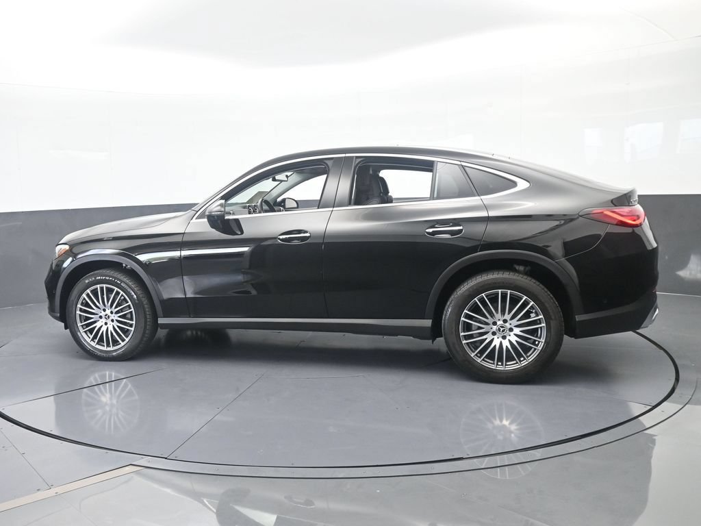 Used 2025 Mercedes-Benz GLC 300 4MATIC image 3