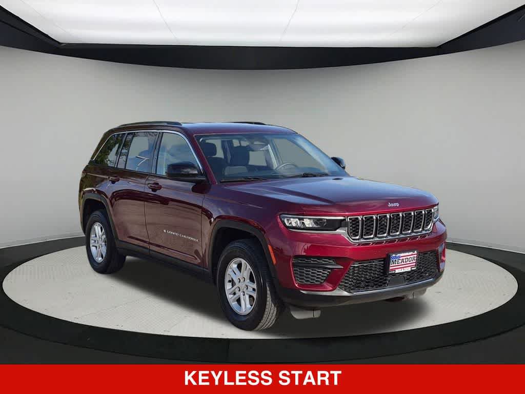 Used 2024 Jeep Grand Cherokee Laredo RWD image 8