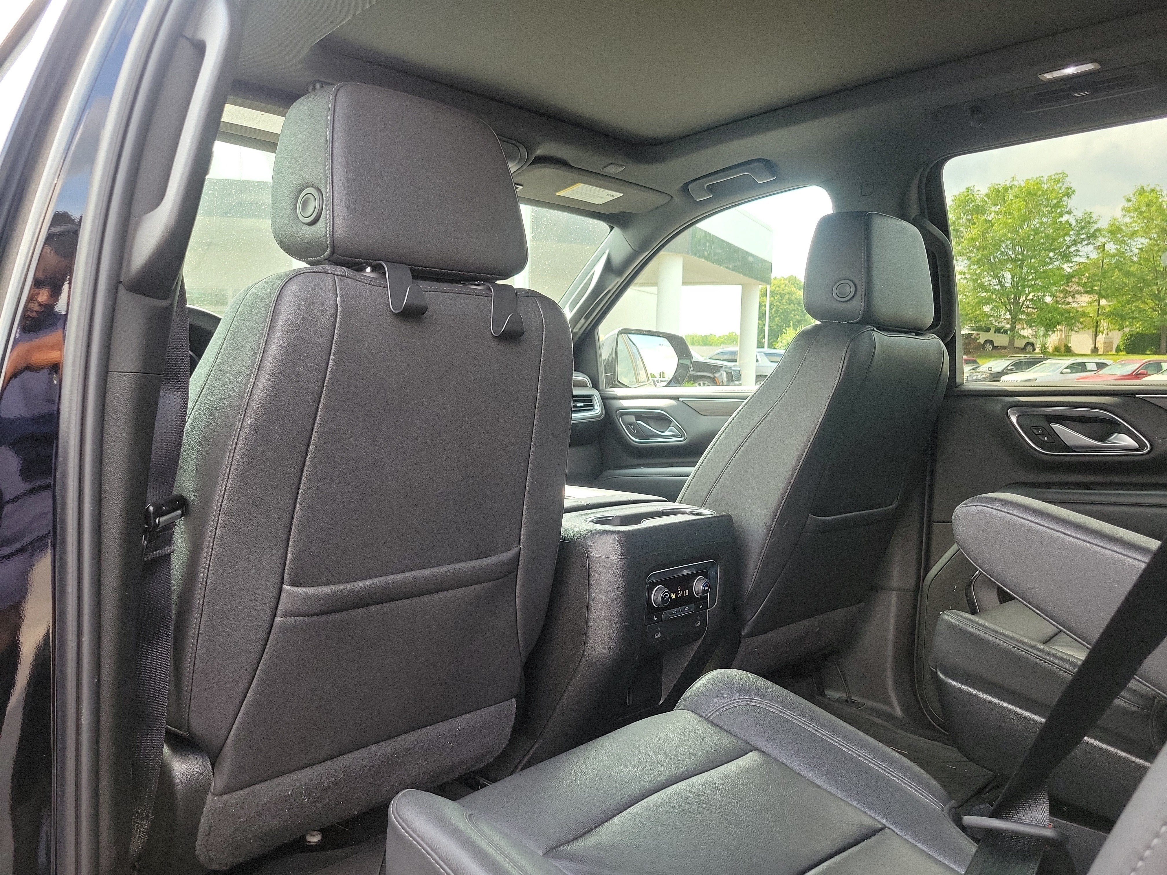 Used 2022 Chevrolet Tahoe LT w/ LT Signature Plus Package AWD/4WD image 13
